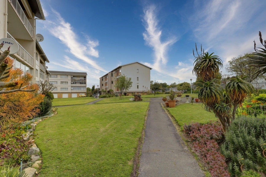 2 Bedroom Property for Sale in Oostersee Western Cape